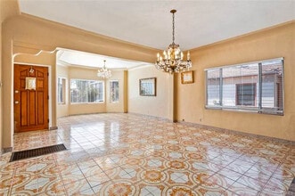 236 W 12th St in Los Angeles, CA - Building Photo - Building Photo