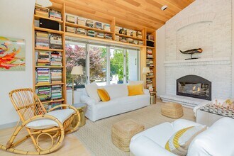 51 Seascape Ln in Sagaponack, NY - Building Photo - Building Photo