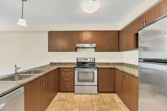 2050 Kains Rd in London, ON - Building Photo - Building Photo