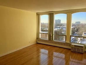 1450 E 55th Plz, Unit 720S in Chicago, IL - Building Photo - Building Photo