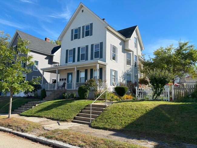 293 Walnut St, Unit 2
