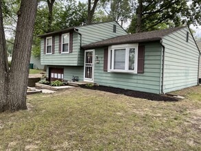 229 Danesmoor Rd in Holland, OH - Building Photo - Building Photo