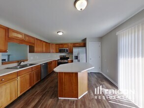 1421 Locke Bend in Avon, IN - Building Photo - Building Photo