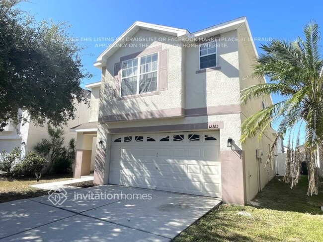 12125 Fern Blossom Dr in Gibsonton, FL - Building Photo - Building Photo