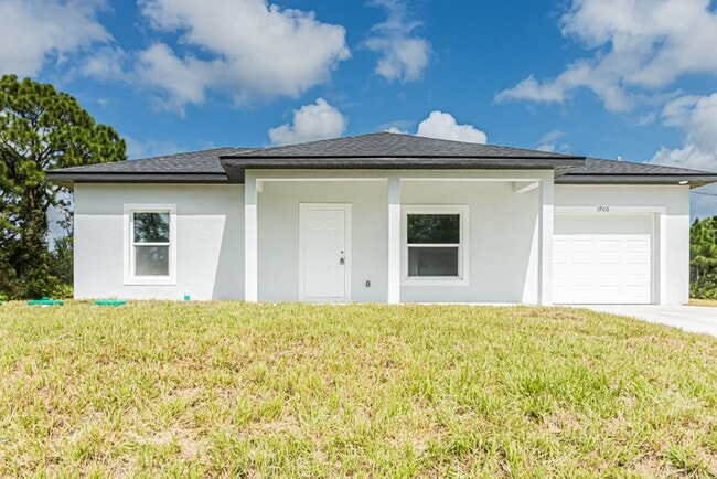 2504 30th St SW in Lehigh Acres, FL - Building Photo - Building Photo