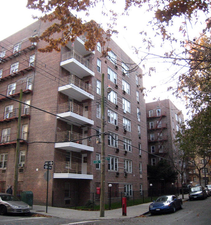 Greystone Views in Bronx, NY - Building Photo