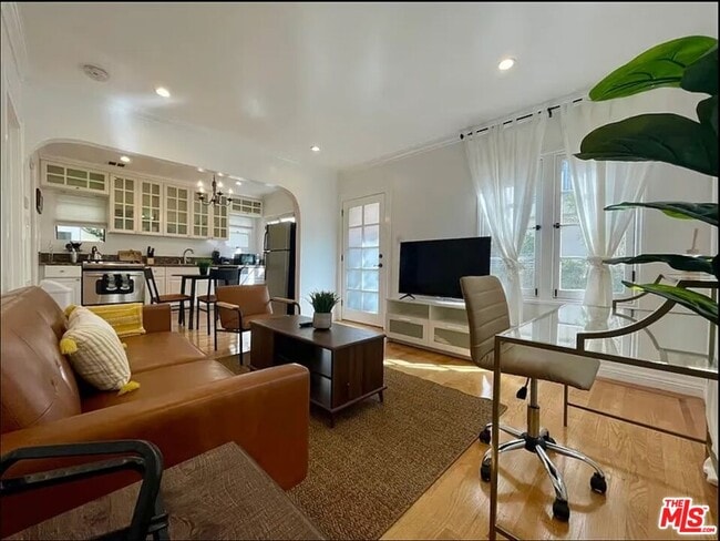 907 18th St in Santa Monica, CA - Building Photo - Building Photo