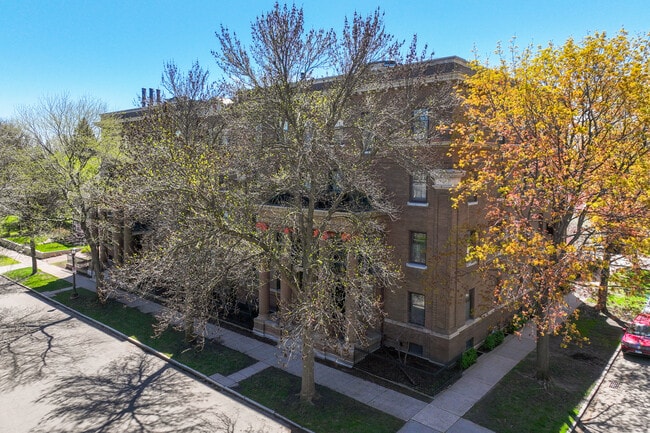 Nathan Hale Park Condominiums in St. Paul, MN - Building Photo - Building Photo