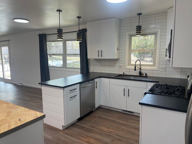 2727 Florann Dr in Fitchburg, WI - Building Photo - Building Photo