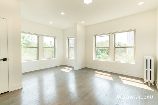 property at 6201 N Glenwood Ave