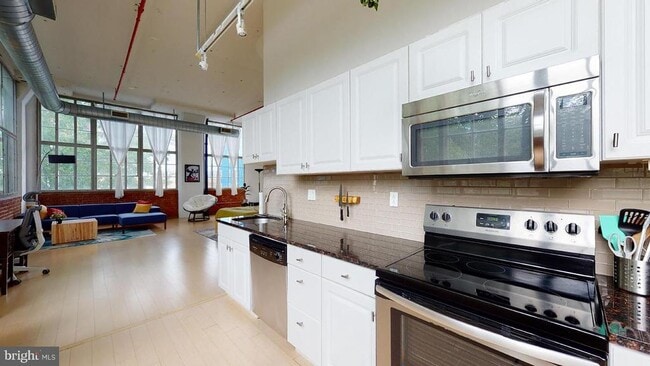 property at 720 N 5th St