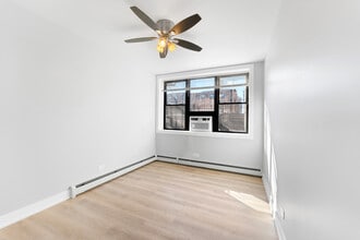 1546 W Jonquil Terrace in Chicago, IL - Building Photo - Building Photo