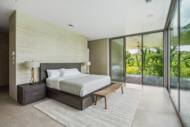 property at 9 Pinehill Ln