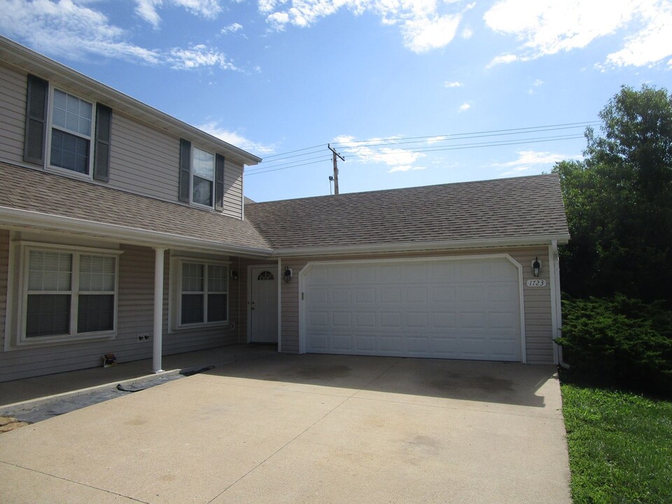 1721-1723-1723 Juniper Dr in Columbia, MO - Building Photo
