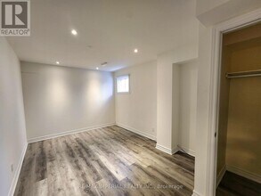 9 Caramel Crescent in Richmond Hill, ON - Building Photo - Building Photo