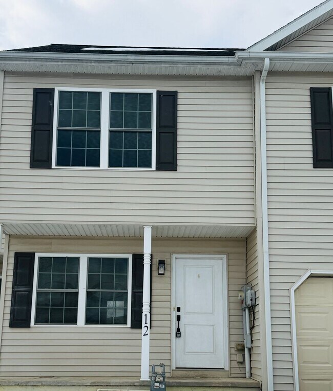 12-12 Creekside Dr in Wrightsville, PA - Building Photo - Building Photo