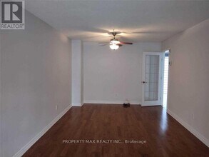 54 Chapman Dr in Ajax, ON - Building Photo - Building Photo