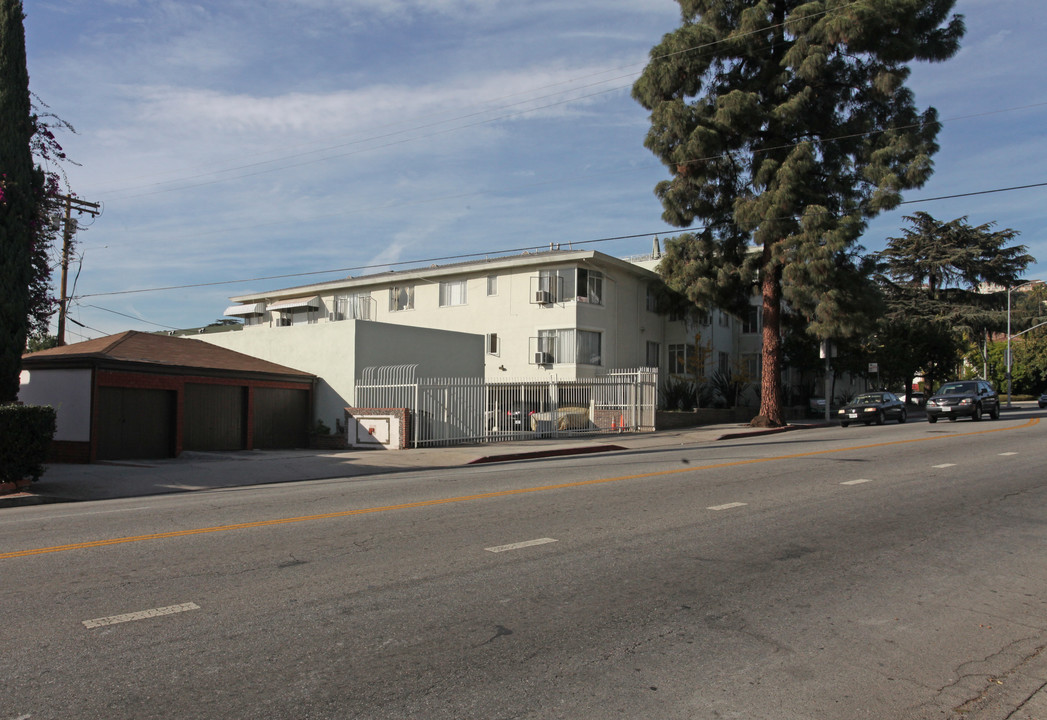 Los Feliz Courtyard Apartments in Los Angeles, CA - Building Photo