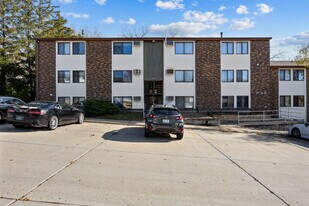 812 Benton Dr in Iowa City, IA - Building Photo