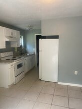 2420 Tanglewood St in Lakeland, FL - Building Photo - Building Photo