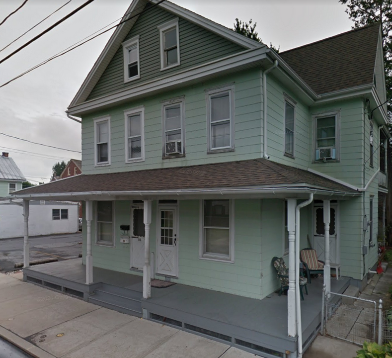 113 W Ferdinand St-Unit -Apt 101 in Manheim, PA - Foto de edificio