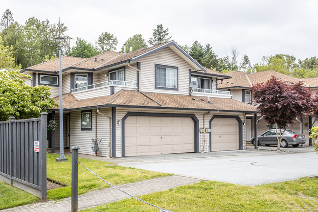 2561 Runnel Dr in Coquitlam, BC - Building Photo - Building Photo