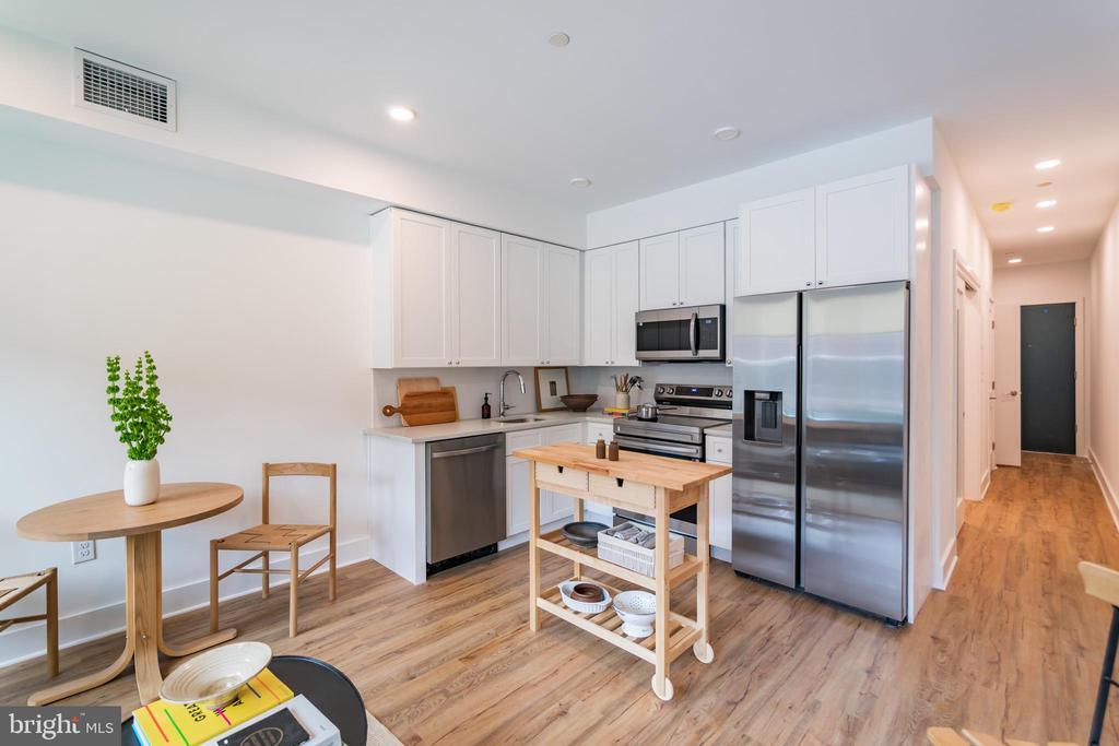 2101 Washington Ave in Philadelphia, PA - Building Photo