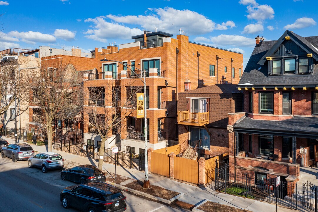1038 W Diversey Pky in Chicago, IL - Foto de edificio