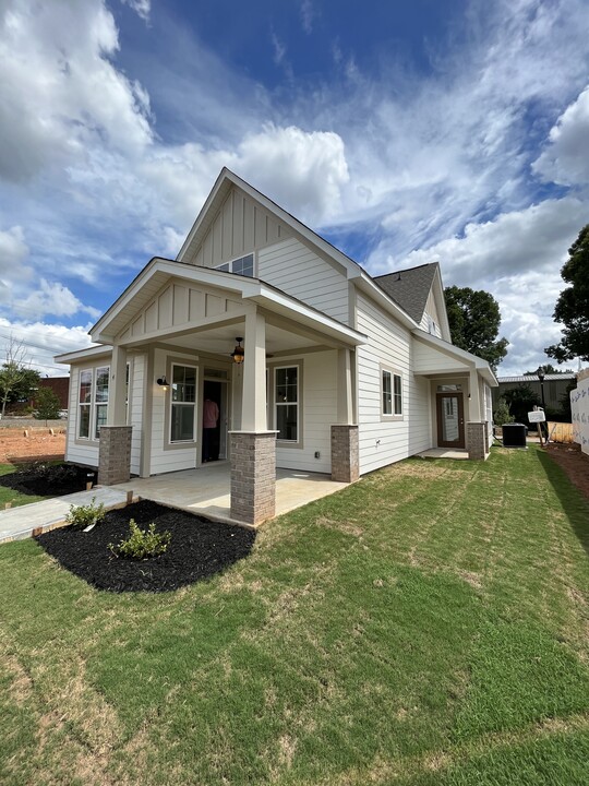 4 Cottage Knoll Cir in Greenville, SC - Building Photo