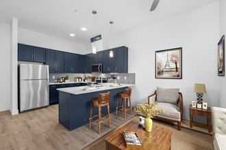 Poplar Place - Stunning Boutique Apartments in Denver, CO - Building Photo - Building Photo