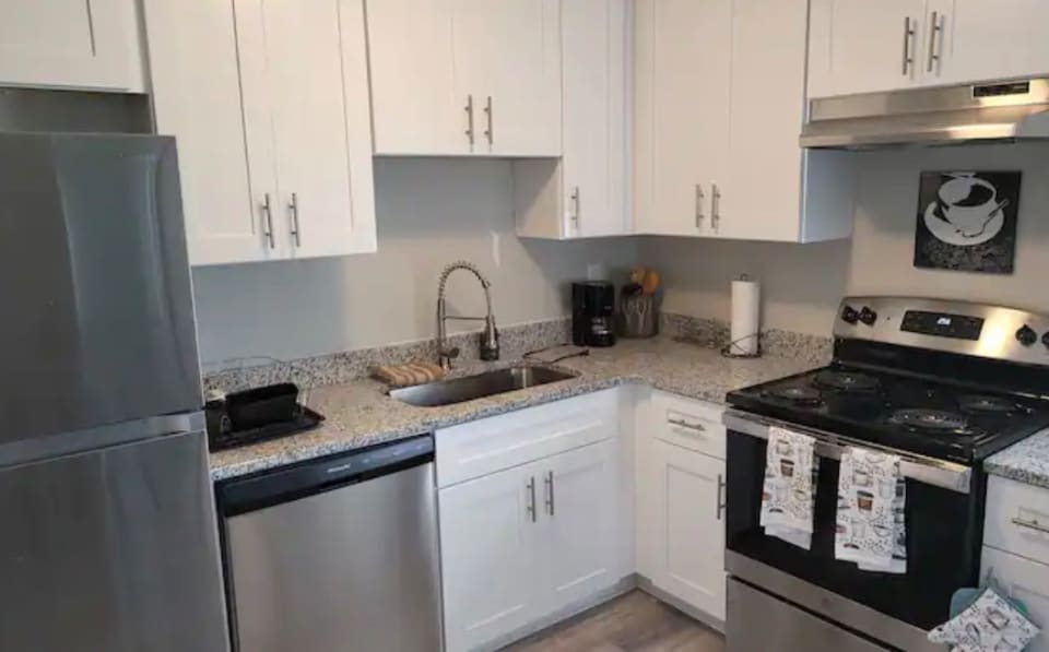 Room in Duplex on New Dawn Ct in Jonesboro, GA - Building Photo