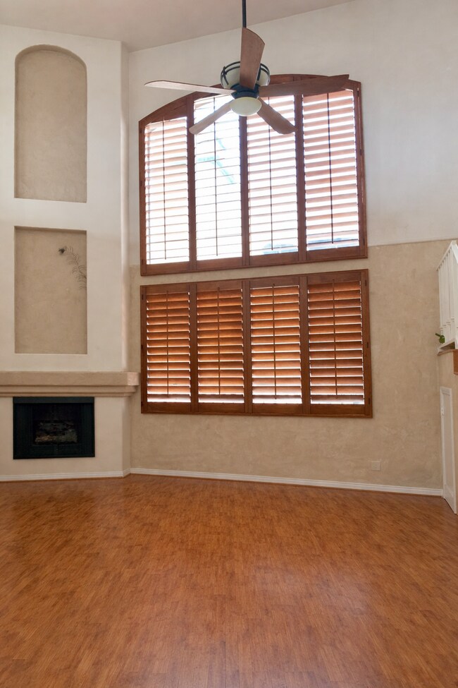 7037 La Tijera Blvd, Unit A201 in Los Angeles, CA - Building Photo - Building Photo