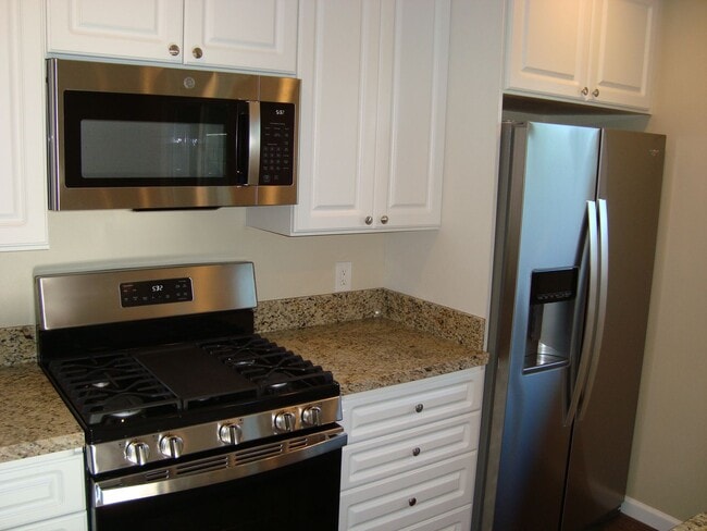 615 E 2nd St in Rialto, CA - Building Photo - Building Photo