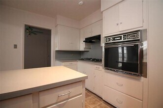 5828 Locke Ave in Fort Worth, TX - Building Photo - Building Photo