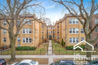 5043 N Damen Ave, Unit GE in Chicago, IL - Building Photo - Building Photo