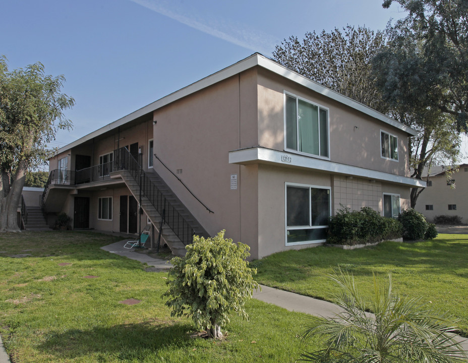 12552 Shelley Dr in Garden Grove, CA - Foto de edificio