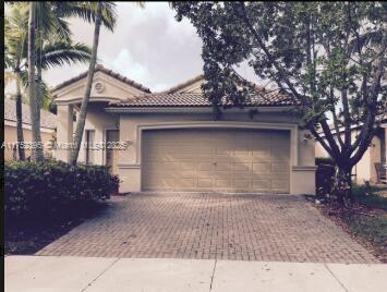 1090 Golden Cane Dr in Weston, FL - Foto de edificio