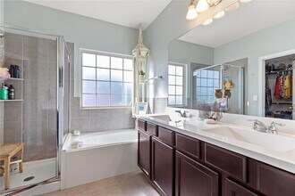 1009 Cadence Dr in Pflugerville, TX - Foto de edificio - Building Photo