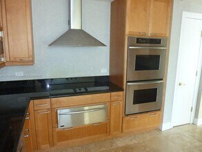 3201 NE 183rd St, Unit 2502 in Aventura, FL - Building Photo - Building Photo