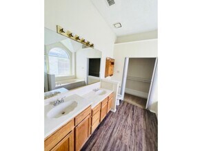 6513 White Oak Dr in Rowlett, TX - Building Photo - Building Photo