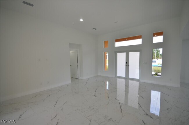1132 Edelweiss St E in Lehigh Acres, FL - Building Photo - Building Photo