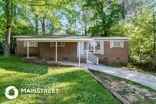 1309 Lake Ln NE in Birmingham, AL - Building Photo