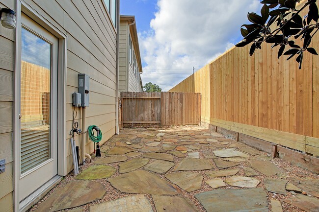 property at 3830 Center Plaza Dr