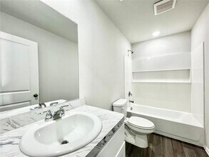 829 Bluffview Dr in Cleburne, TX - Building Photo - Building Photo