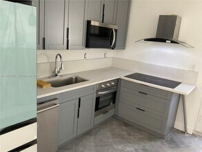 11462 Peachtree Dr-Unit -1 in Miami, FL - Building Photo - Building Photo