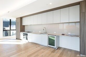 1 Bristol Court, Unit 514 in San Francisco, CA - Building Photo - Building Photo