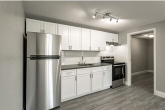 2381 Greengate Cir in West Palm Beach, FL - Building Photo - Building Photo