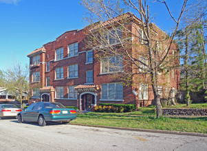 1313 E 17th St in Tulsa, OK - Foto de edificio - Building Photo