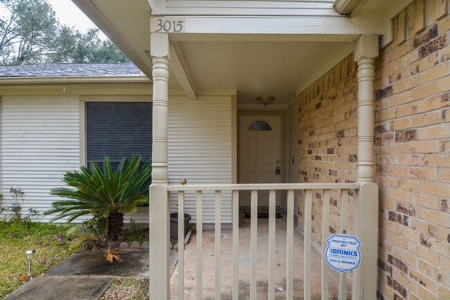 property at 3015 Sam Houston Dr