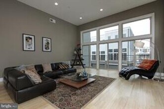 317 Dupont St in Philadelphia, PA - Building Photo - Building Photo